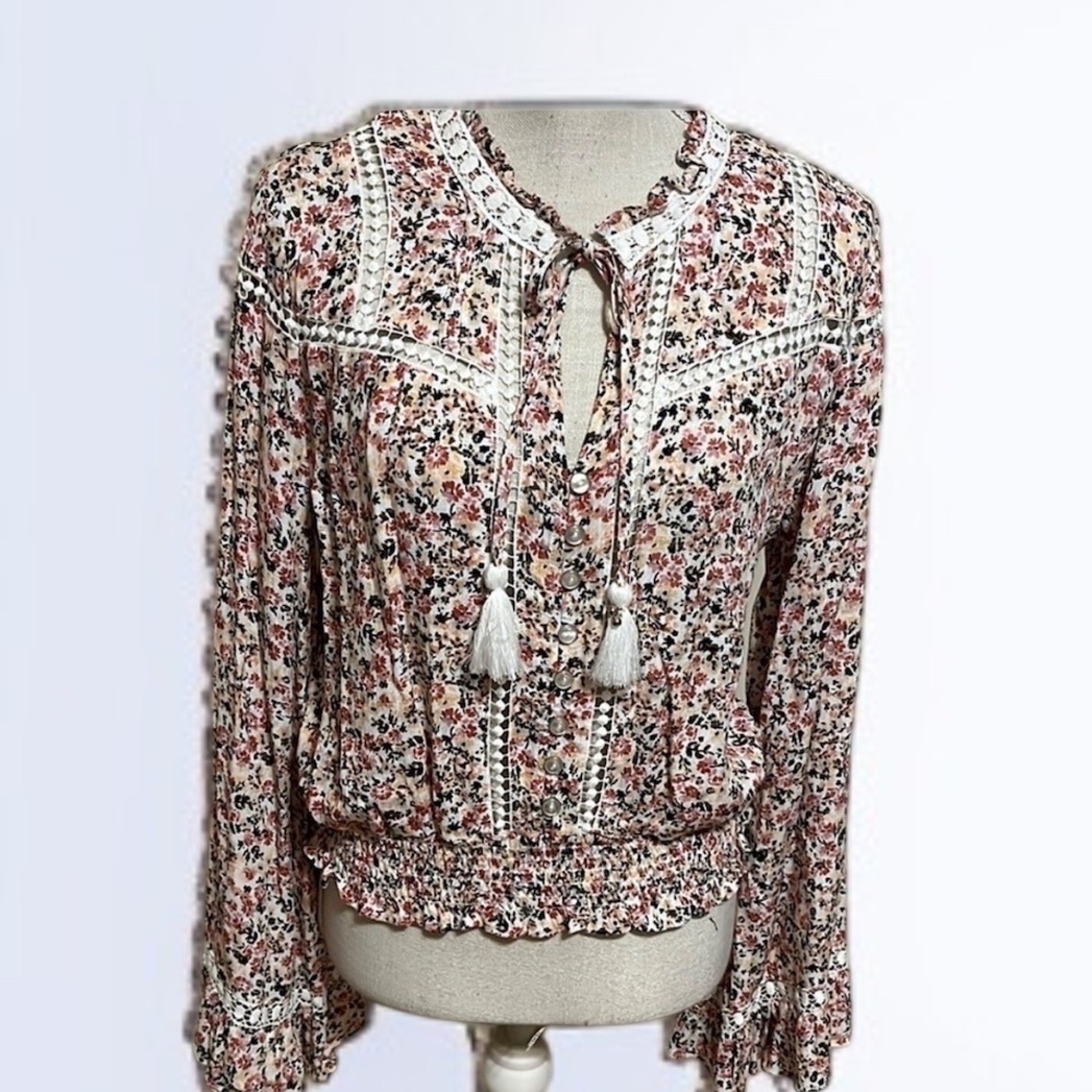 Boho blouse. Blue and pink florals with lace. Size medium
